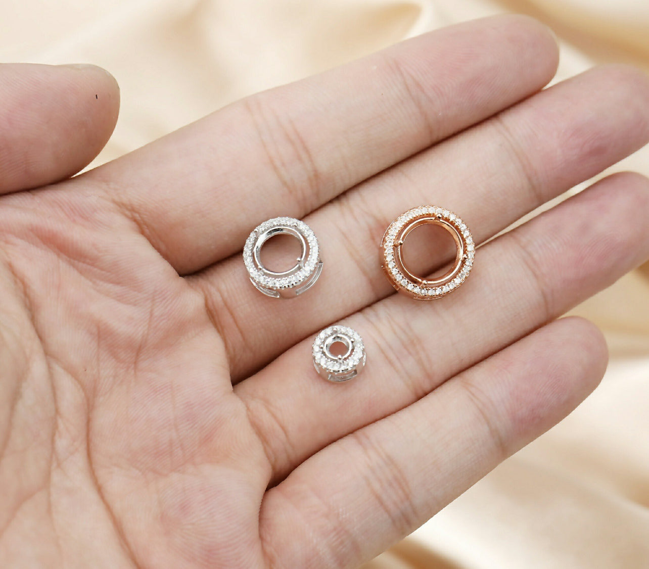 Round Halo Pendant (8mm) Necklace