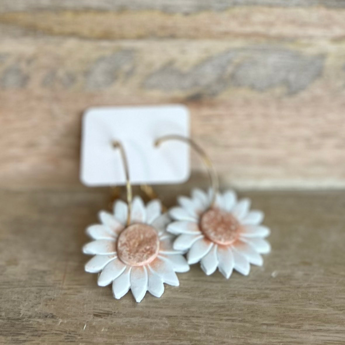 Polymer clay; daisy