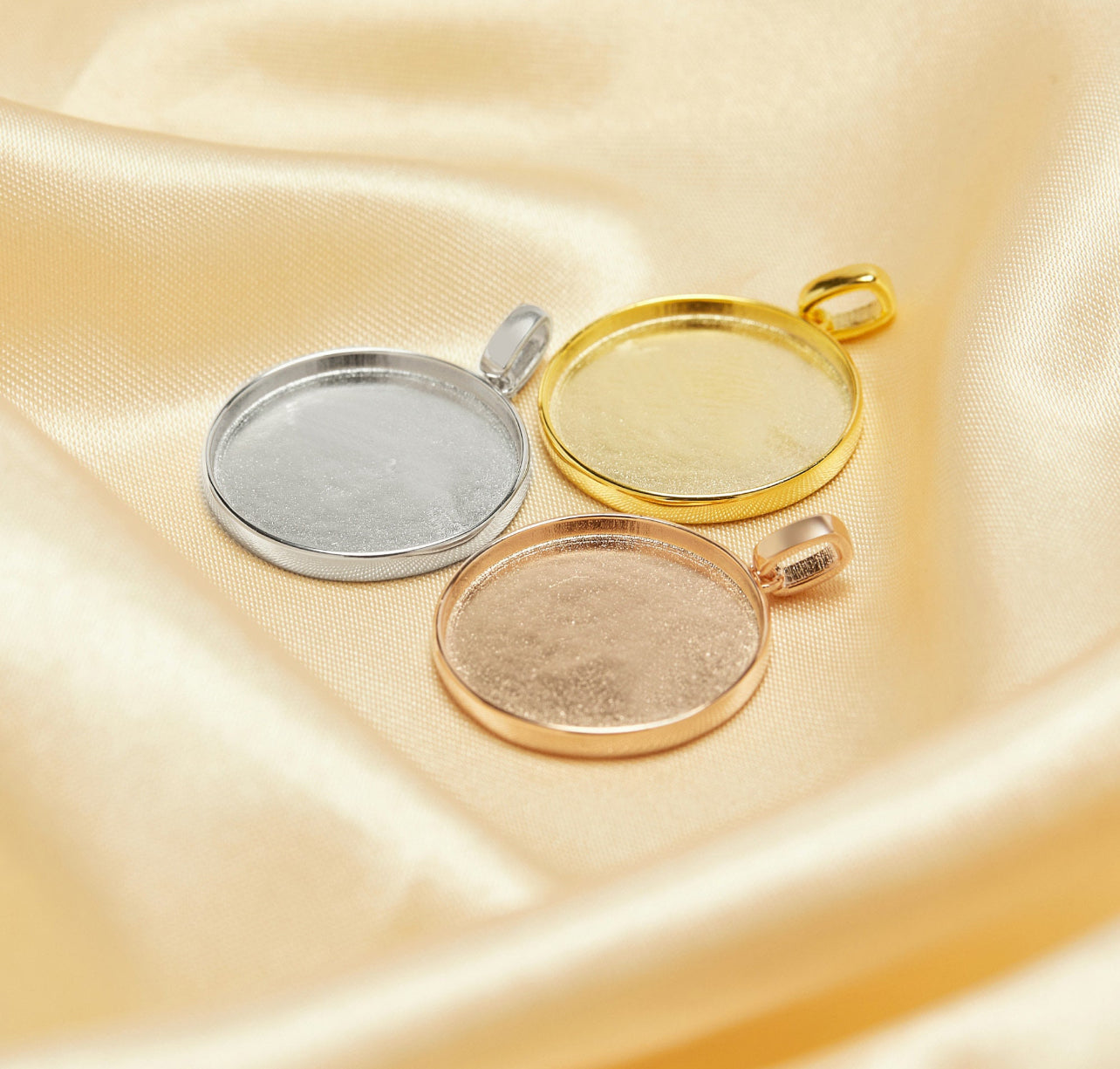 Round Pendant