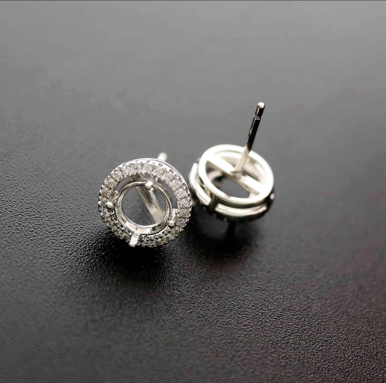 Round Halo Earring