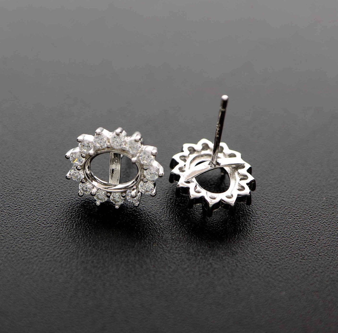 Oval & Cubic Zirconia Earring